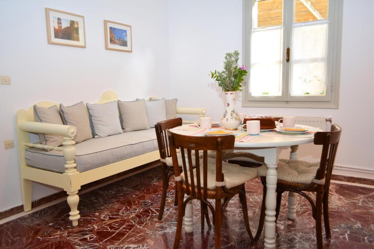 Anna'S Family Home Leonídion エクステリア 写真